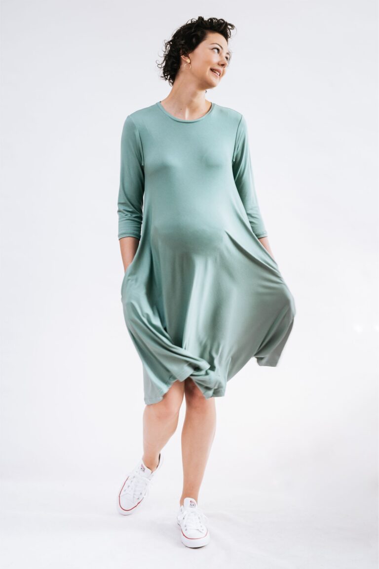 miętowa sukienka, mięta, zielona sukienka, mariaszyje, wiskoza, sukienka ciążowa